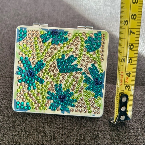 Diamond Art Floral Compact Mirror, Double-Sided, Sparkly (BLUE, GREEN) - Picture 12 of 17